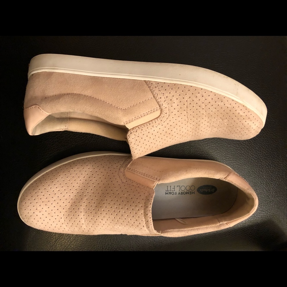 Dr. Scholl’s blush pink slides